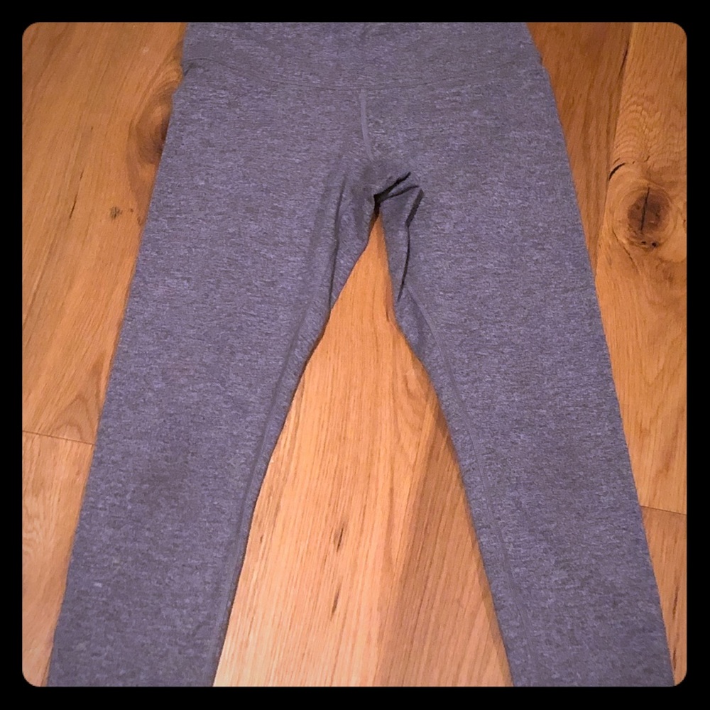 Grey lululemon crop leggings